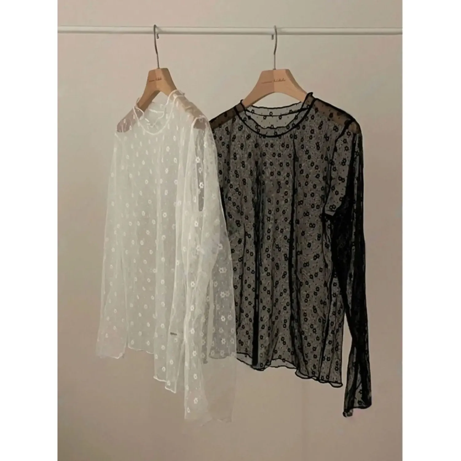 

Женская солнцезащитная блузка Gagaok Hot Girl Layering Small Flower Sunscreen Me Lace Cleanfit A-Line из полипропиленовой ткани