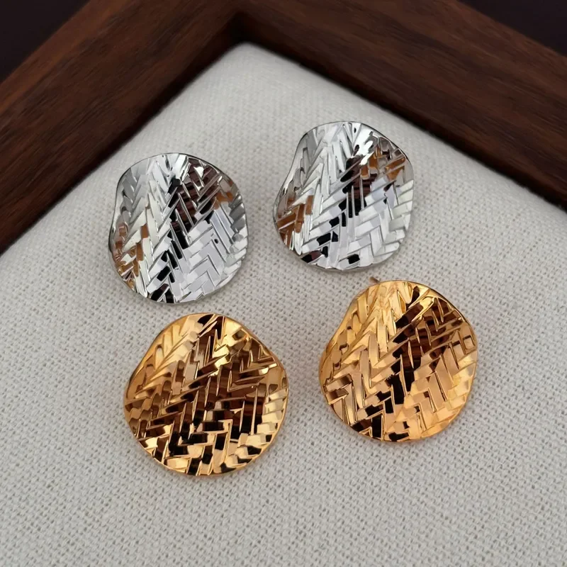 European and American irregular woven texture disc stud earrings concave-convex herringbone pattern metal concave-convex