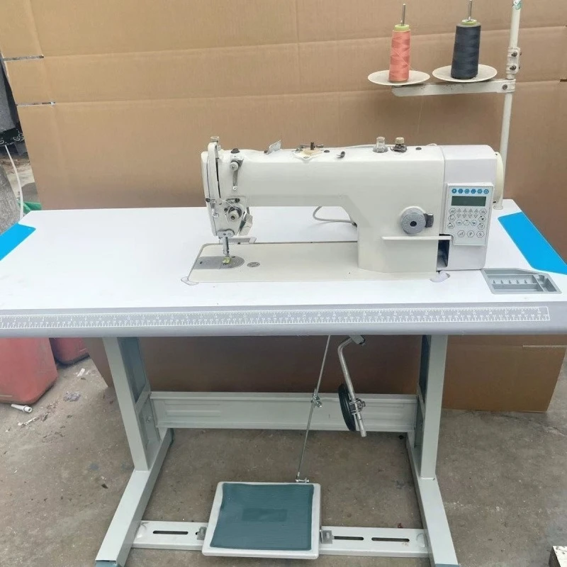 Household sewing machine automatic clothing, flat car automatic thread cutting c