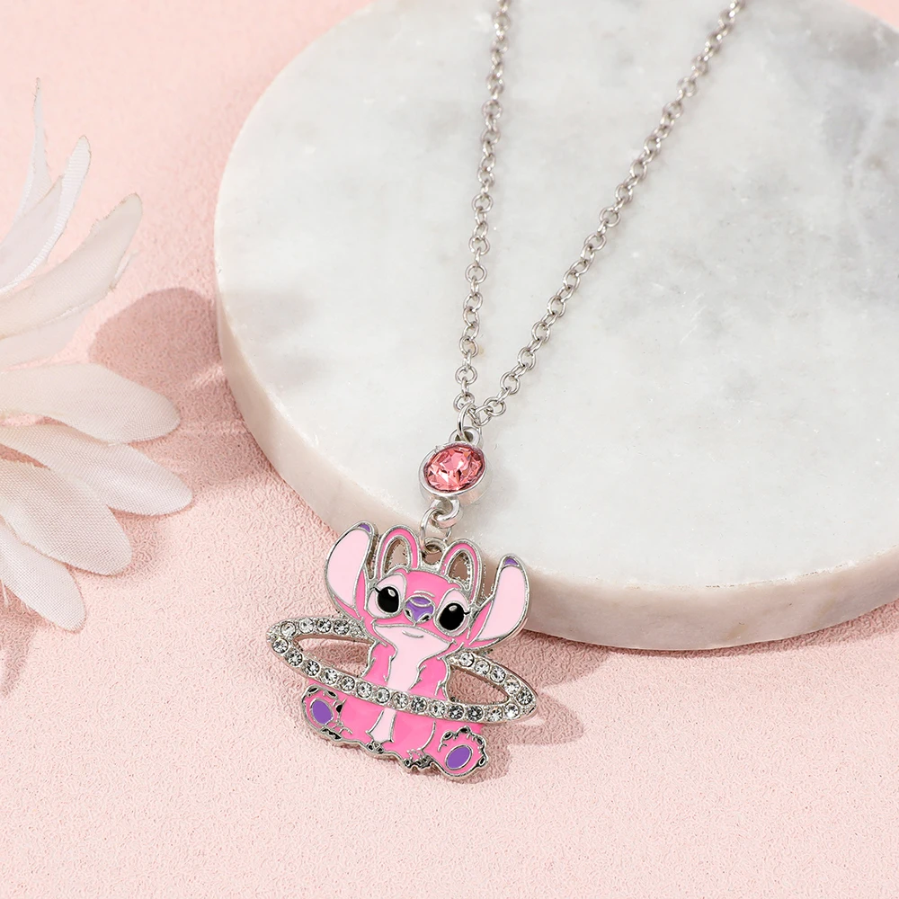 かわいいディズニーエンジェルファッションエナメルペンダントチャーム漫画アニメフィギュアかわいいアクセサリー女性と女の子のためのおもちゃギフト