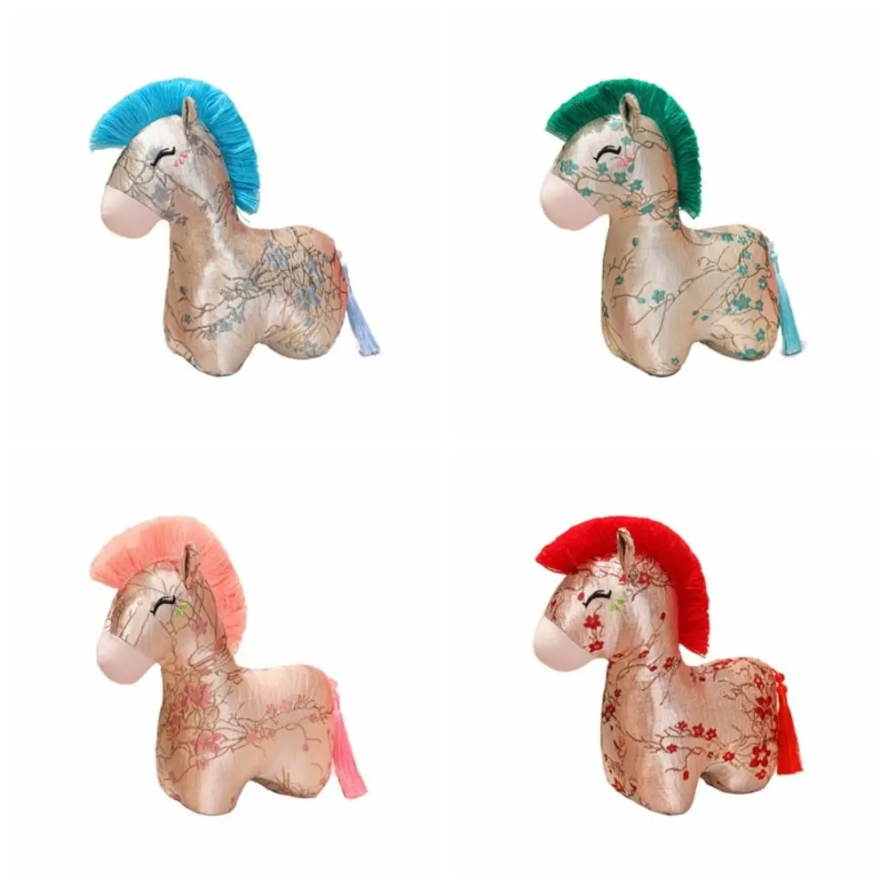 Porte-clés cheval en peluche pour nouvel an, broderie de fleurs, poupée cheval de Style chinois, pendentif, ornements, poupées de mascotte de dessin animé
