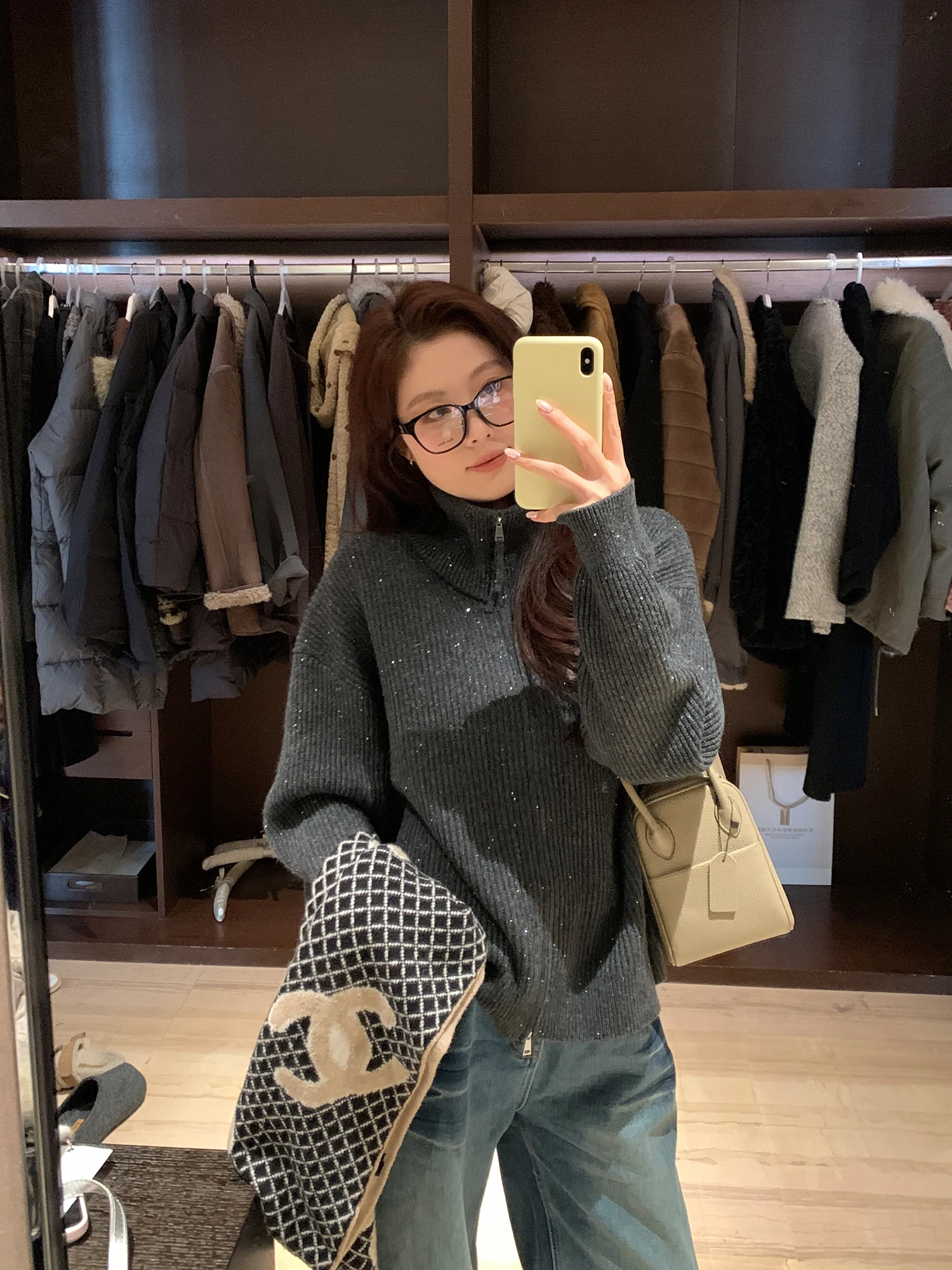 

Женский вязаный кардиган NAZ свободного кроя с воротником-стойкой, двойной цепочкой и яркими пайетками, зимний, комфортный