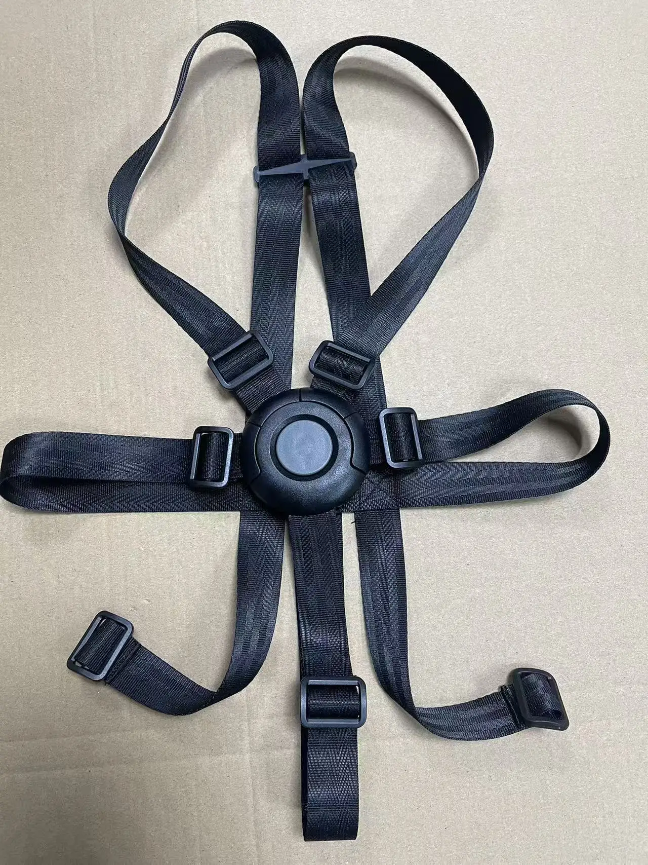 Arnés para silla Tripp Trapp 2 estilo B, descripción sobre cómo usar el arnés de seguridad Tripp Trapp.