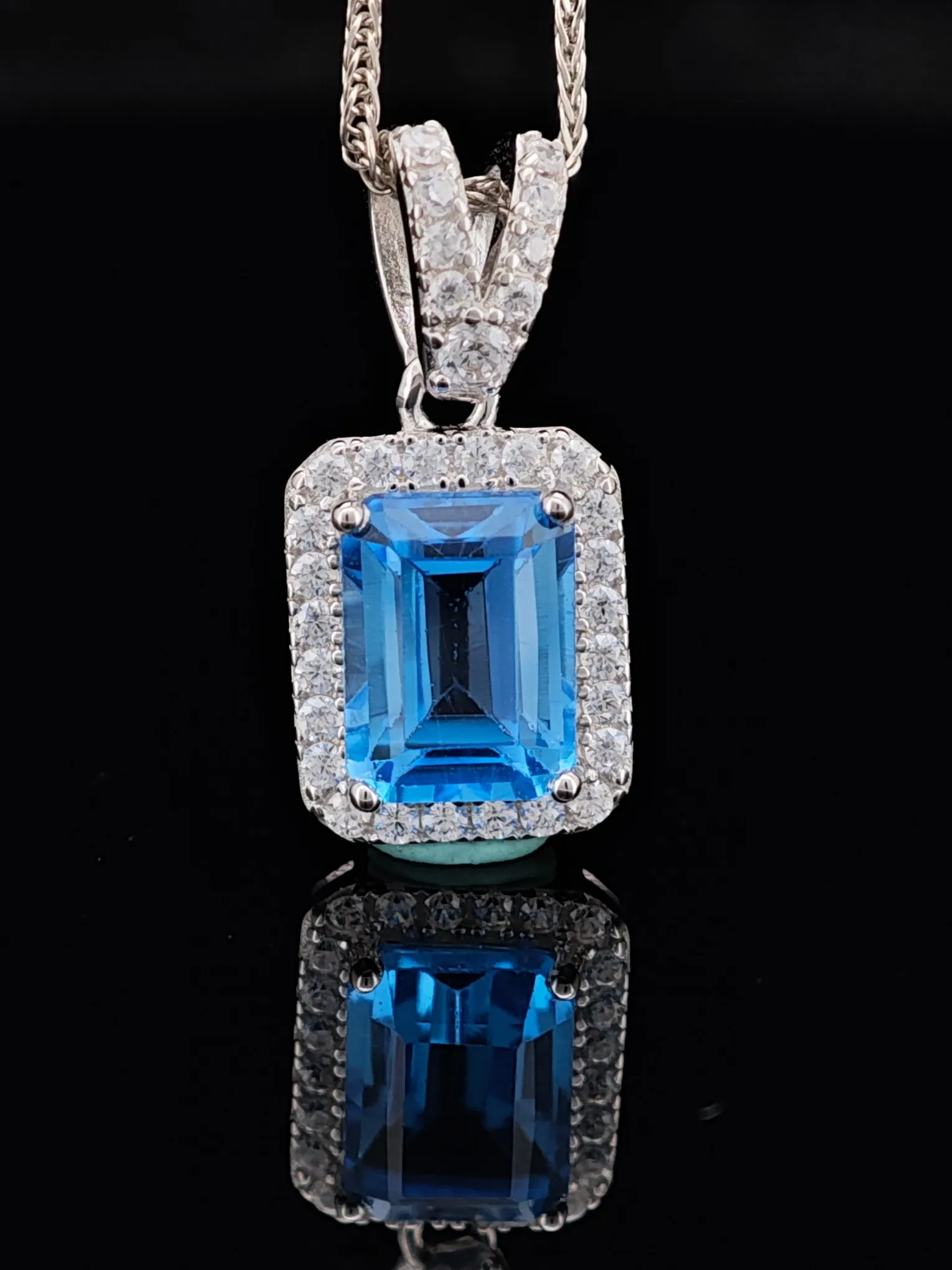 

ChuPing Fashion Jewelry Natural Topaz Emerald Cut S925 Silver Necklace for Women Classic Party Valentine's Day Birthday Gift