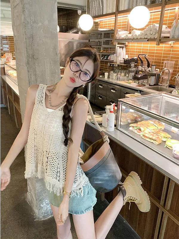 Fashionable Trendsetter Hollow out Hem Fringe Strap Vest Summer New Outerwear Sleeveless Tank Top Layering Cover up