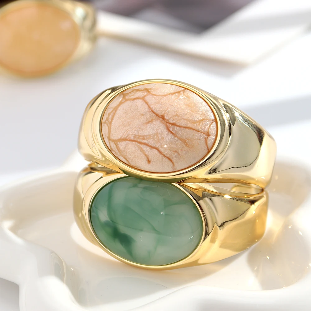 Modische Acryl-Armreifen mit goldenen, breiten, eingelegten Steinen, elegante, auffällige, geometrische Armreifen für Damen, Party-Schmuck, Geschenke – Detail 7