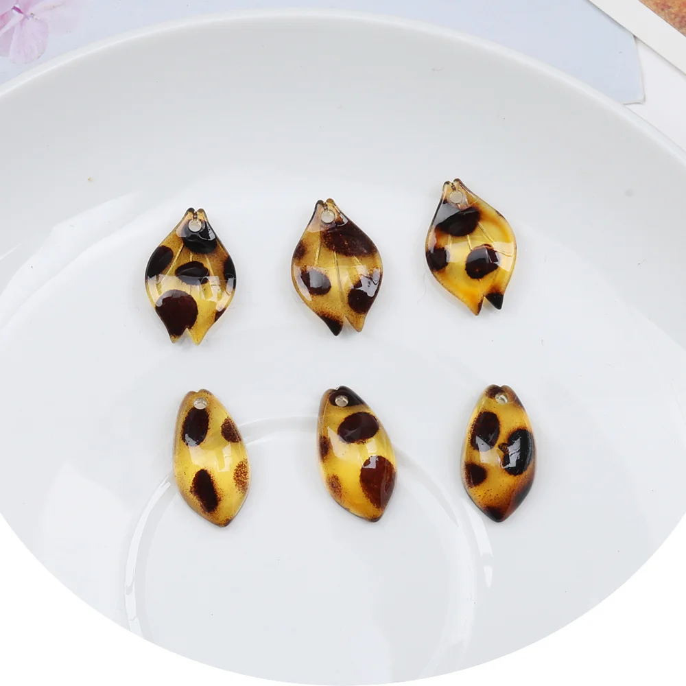 تصميم ودي 200 قطعة إكسسوارات ذاتية الصنع/صناعة يدوية/سحر أكريليك/نتائج ومكونات المجوهرات/شكل البتلة/طباعة الفهد # 193028