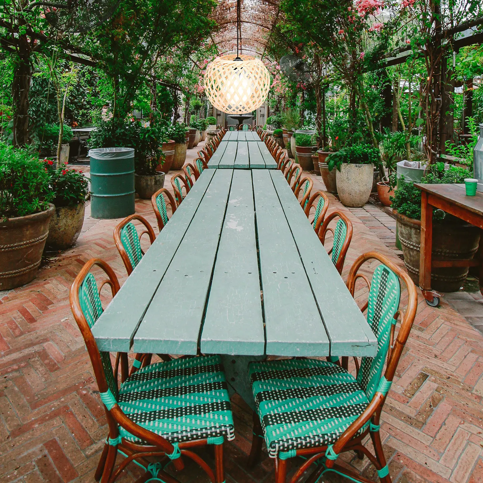 

Бамбуковый плетеный абажур в стиле ретро с ажурным дизайном, создающий мягкий световой эффект, для домашнего декора