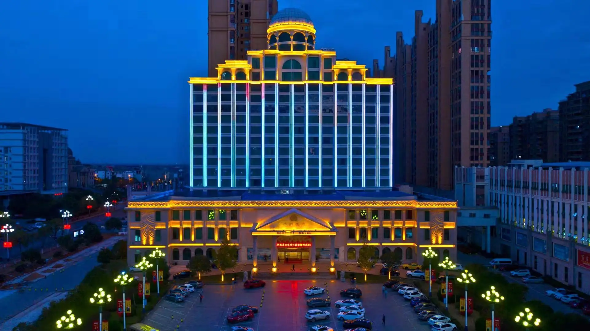 شاشة Led شبكة في الهواء الطلق Led شبكة فيديو مقاوم للماء 20 مللي متر مقاوم للماء كامل اللون عرض الإعلان شاشة شبكة Led صافي #5