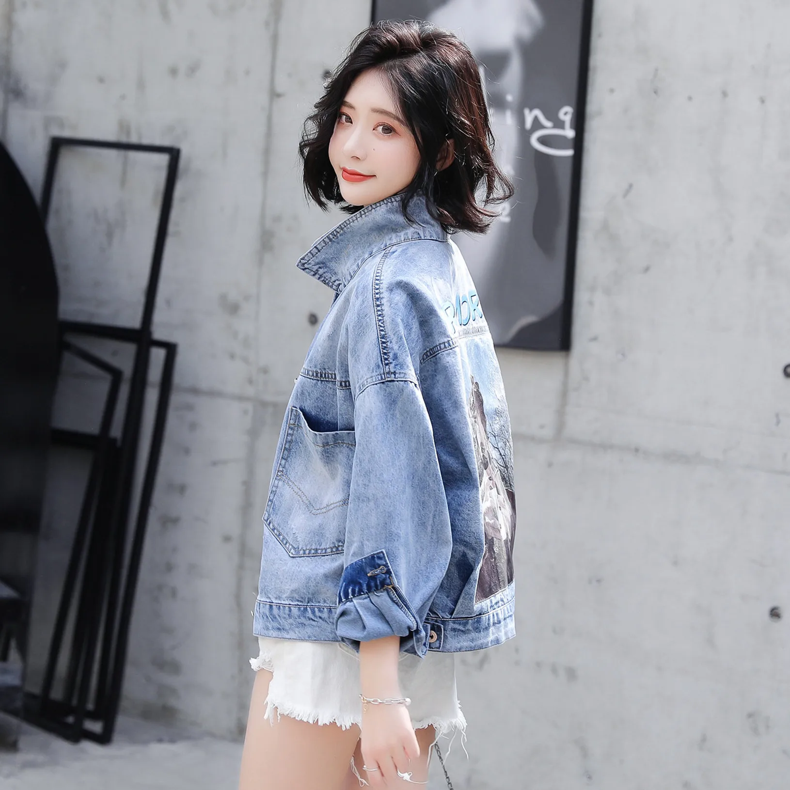 

Spring Autumn Loose Women's Denim Jaet ort Sle Korean Version Faionable Social Trendy Ins Button Print Embellied