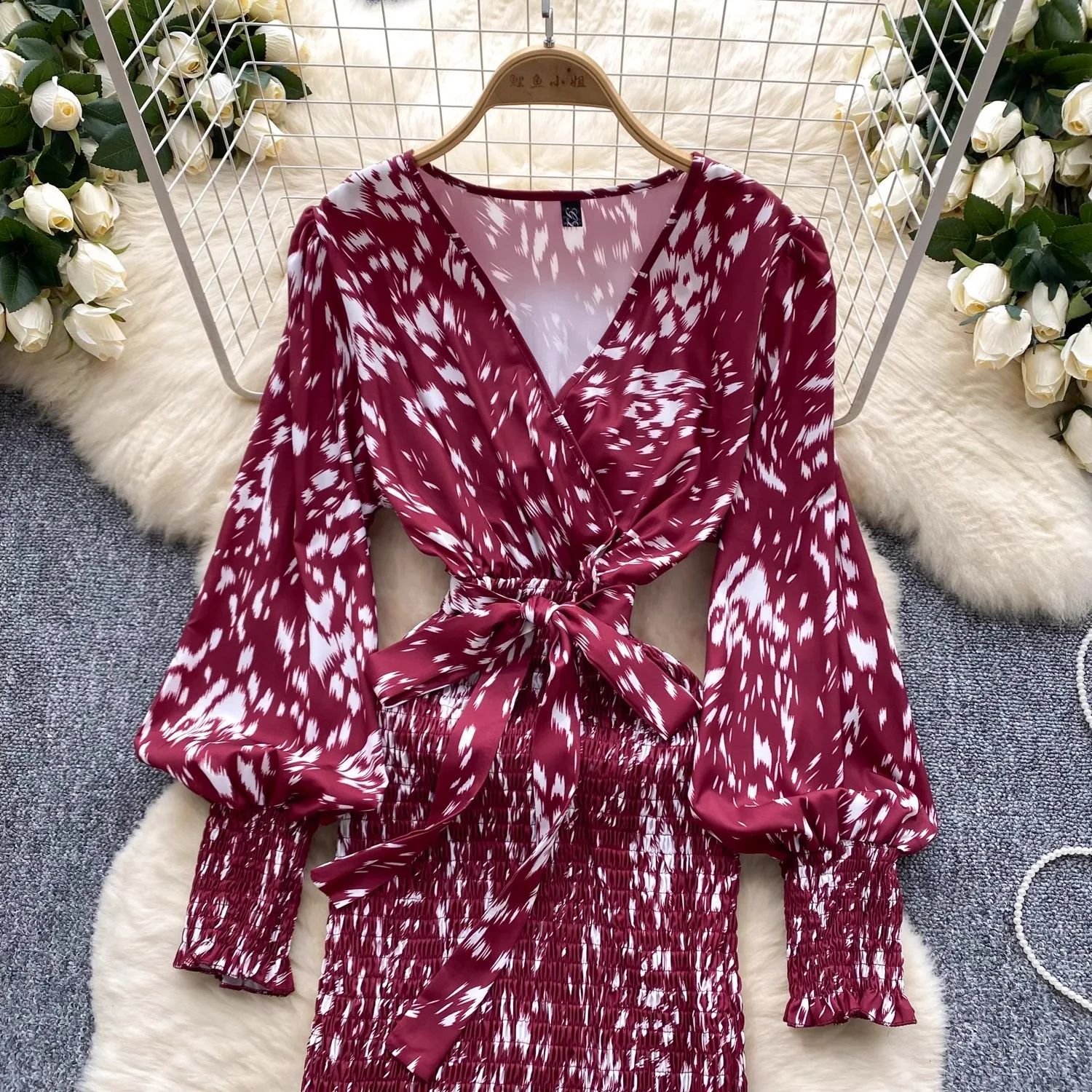 YuooMuoo Abito da donna 2024 Autunno Moda Scollo a V Stampato Manica lunga Maxi abito con cintura Pacchetto sexy Fianchi Party Abito a sirena