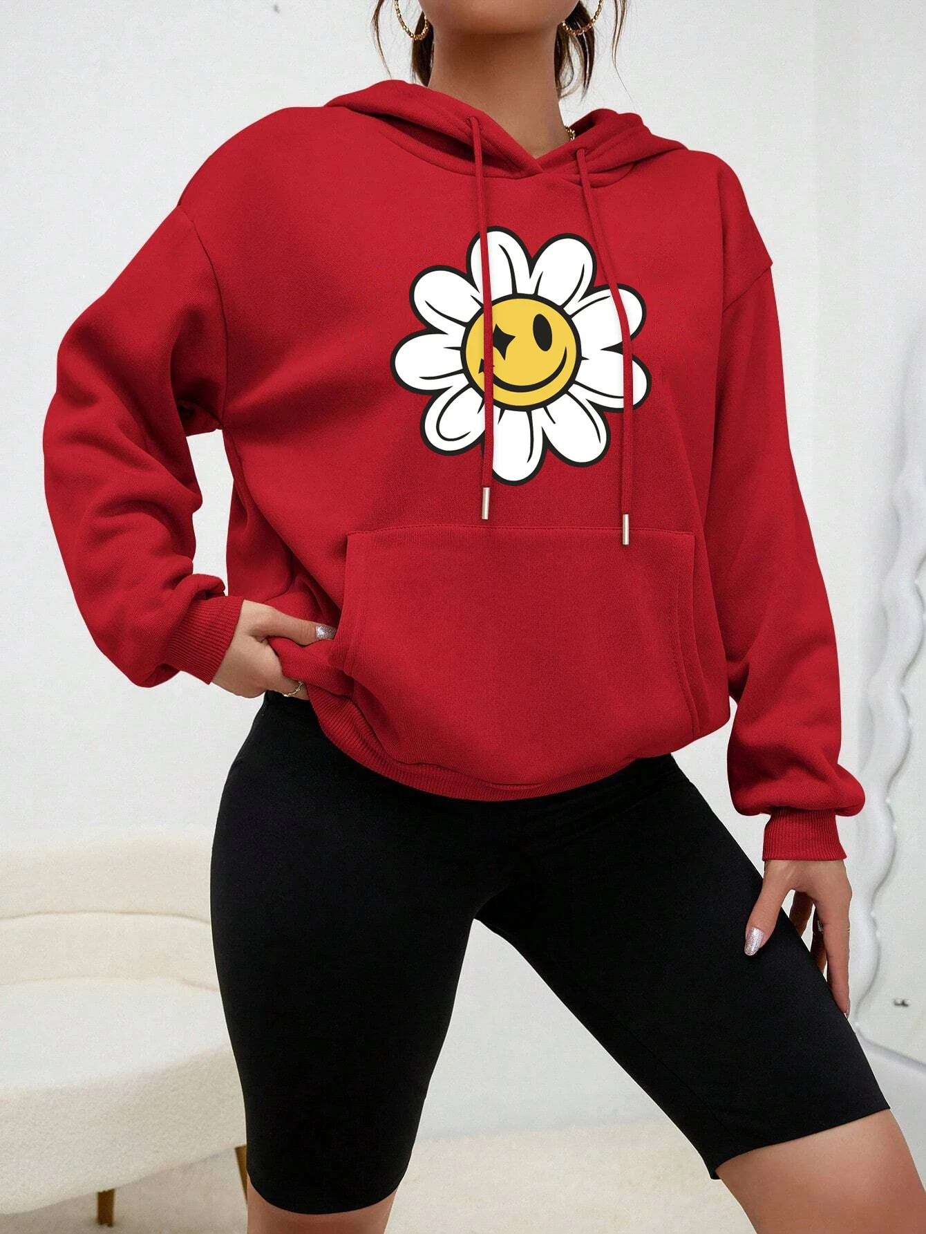 Smiling Face Flower Printed Streetwear Women Creativity Warm Hoodie Autumn Fleece Pullover Comfortable Pocket Female Clothes