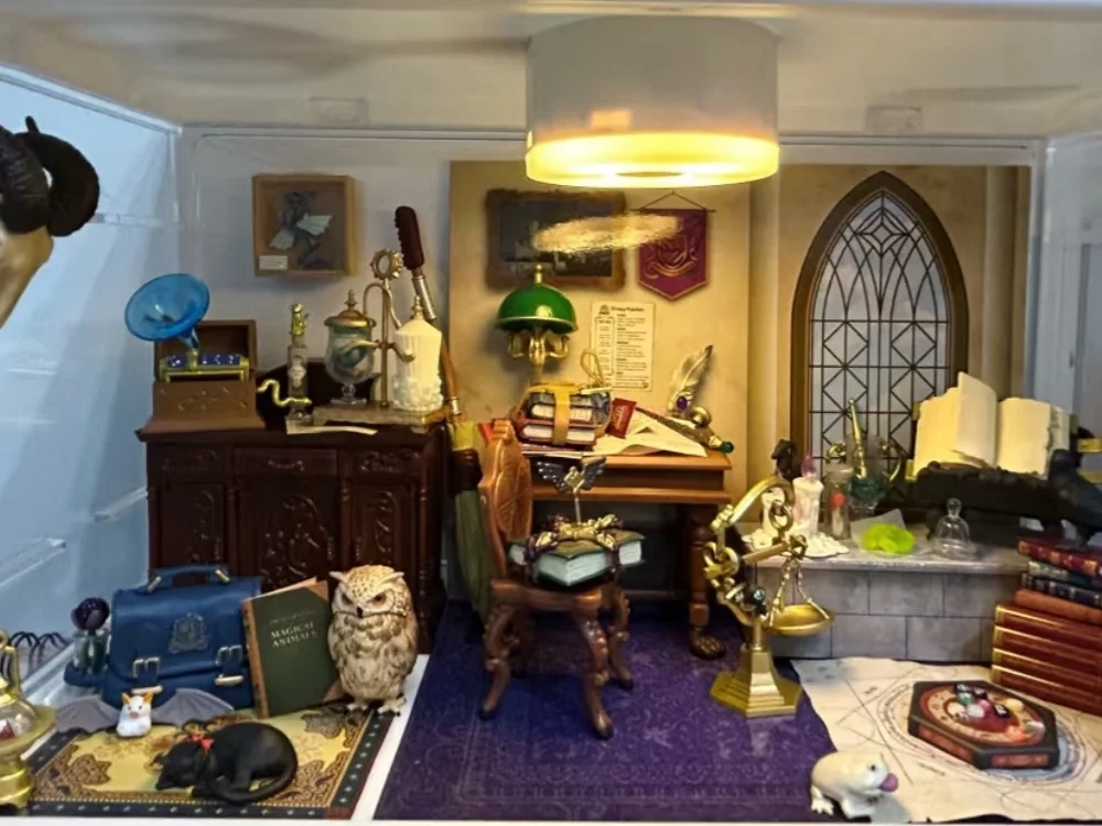 Disponibile Re-Ment autentico un giorno all'Accademia magica Scena in miniatura Colleziona modello d'azione Scatola cieca Regali di compleanno a sorpresa