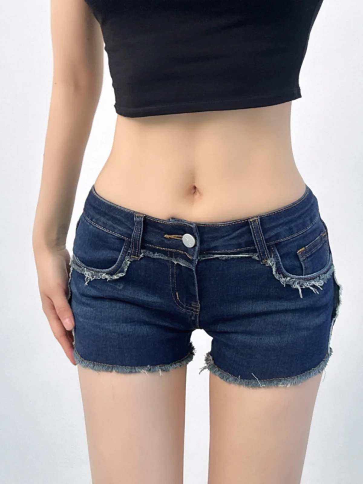 

Summer New Spicy Girl Retro Fringed Edges Denim Shorts Women Washed Low Waist Wrap Buttocks Trendy Ultra Shorts D511