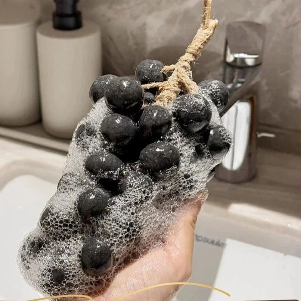 Grape Soap Cold Grinding Simulated Grapes Handmade Lasting Fragrance Birthday Gift for Friends To Hang Decorations and Fragrance