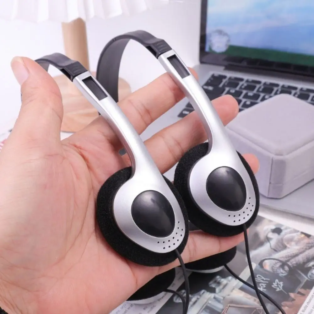 Retro Wired Headphones MP3 Wired Connection Music Over Ear Earbud Walkman Earphone Hip Hop Trends Personality Sports Headphones