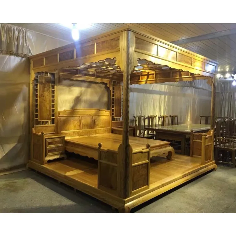 Goldenes Nanmu Regalbett