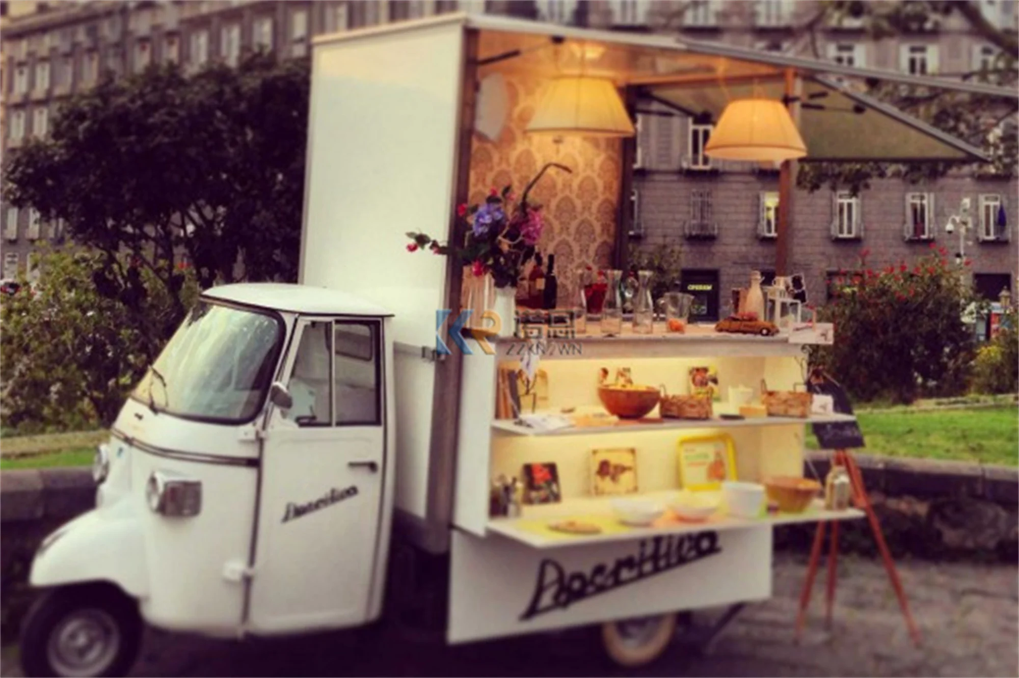 

Street Piaggio Ape Ice Cream Tricycle Beverage Trailer Bakery Boba Tea Electric Food Truck Trailer Coffee Cart Juice Dispenser