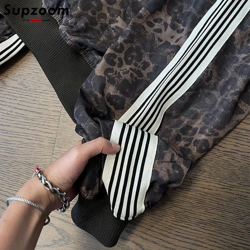 Supzoom 2024 New Arrival Casual Male Popular Trendy Vertical Collar Retro Joker Leopard Striped Zipper Sports Trend Jacket Men