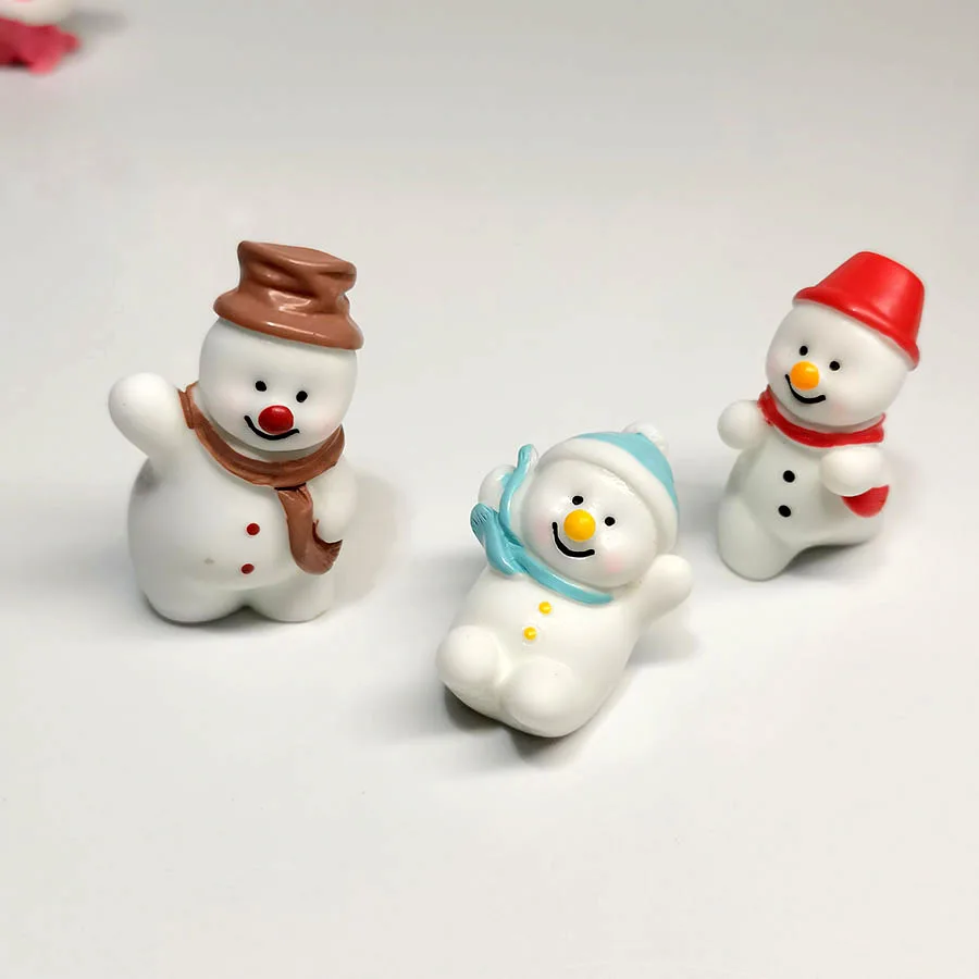 2026 Mini Christams Snowman Santa Claus Xmas Box Gift Cute Toys Miniatures Figurine Terrarium Decoration Statue Charm Accessory