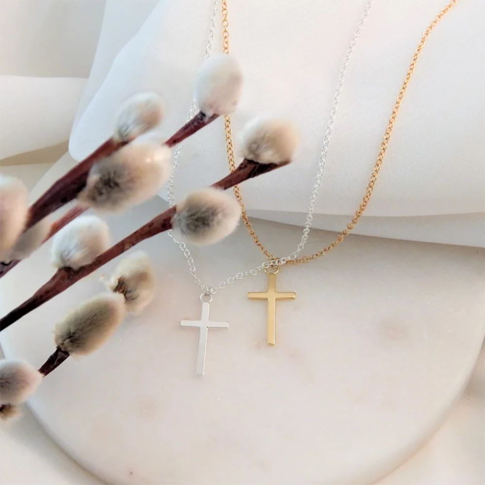 قلادة متقاطعة معدنية من الفولاذ المقاوم للصدأ مخصصة هي هدية مجوهرات بسيطة وأنيقة للرجال والنساء للارتداء اليومي #1