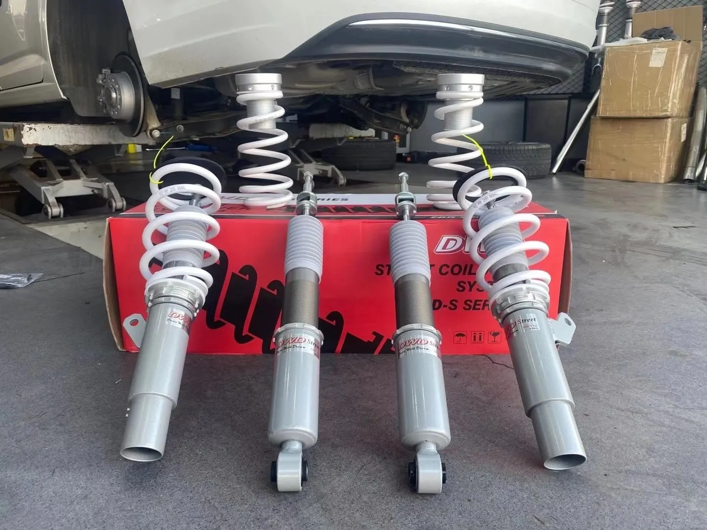 

Borgward BX7 2016+ 32 Steps Adjustable Mono-tube Coilover Performance Shock Absorber