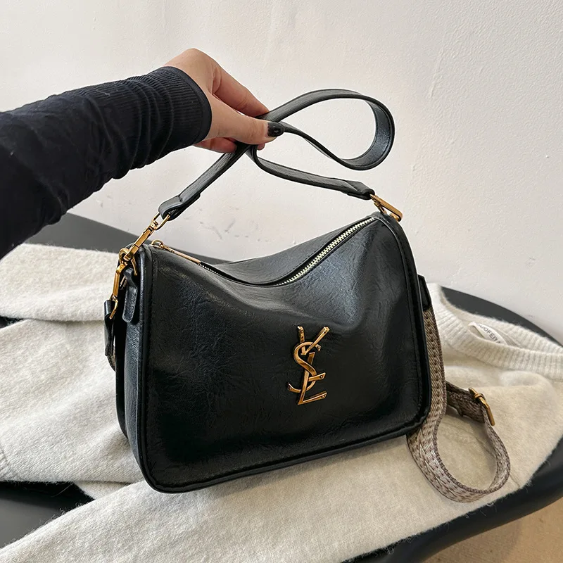 

2025 Summer New Arrival Women's Vintage Shoulder Bag Trendy Crossbody Armpit Purse High-End Retro Style Must-Have Accessory
