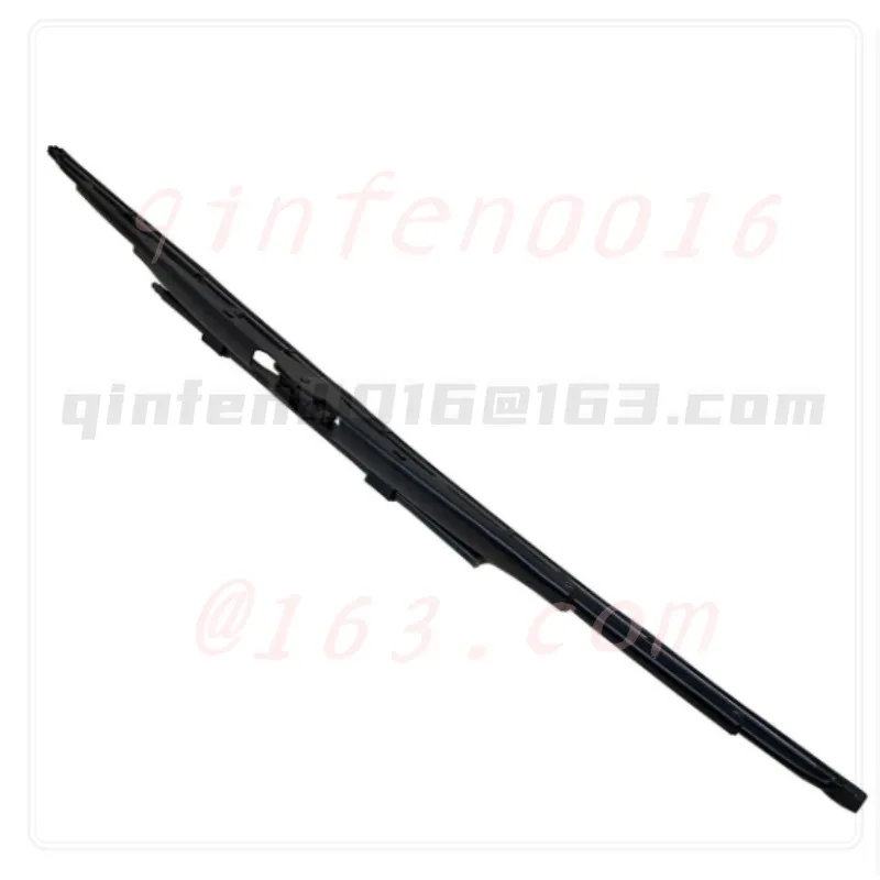 

Для Volvo VOE 82485683 Щетка стеклоочистителя 700 мм