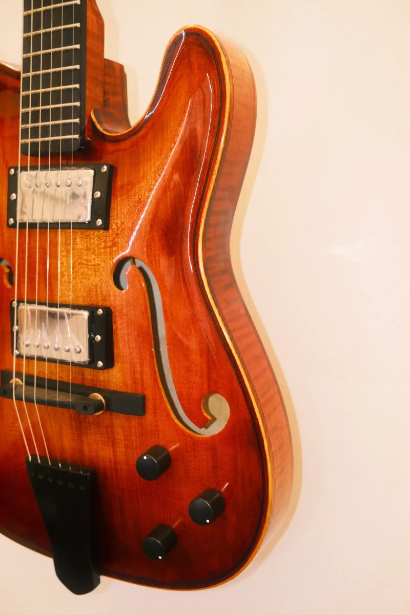 Professional Electric Guitar Maple Top Ebony Fingerboard Spruce Hollow Body for H/S Pickup