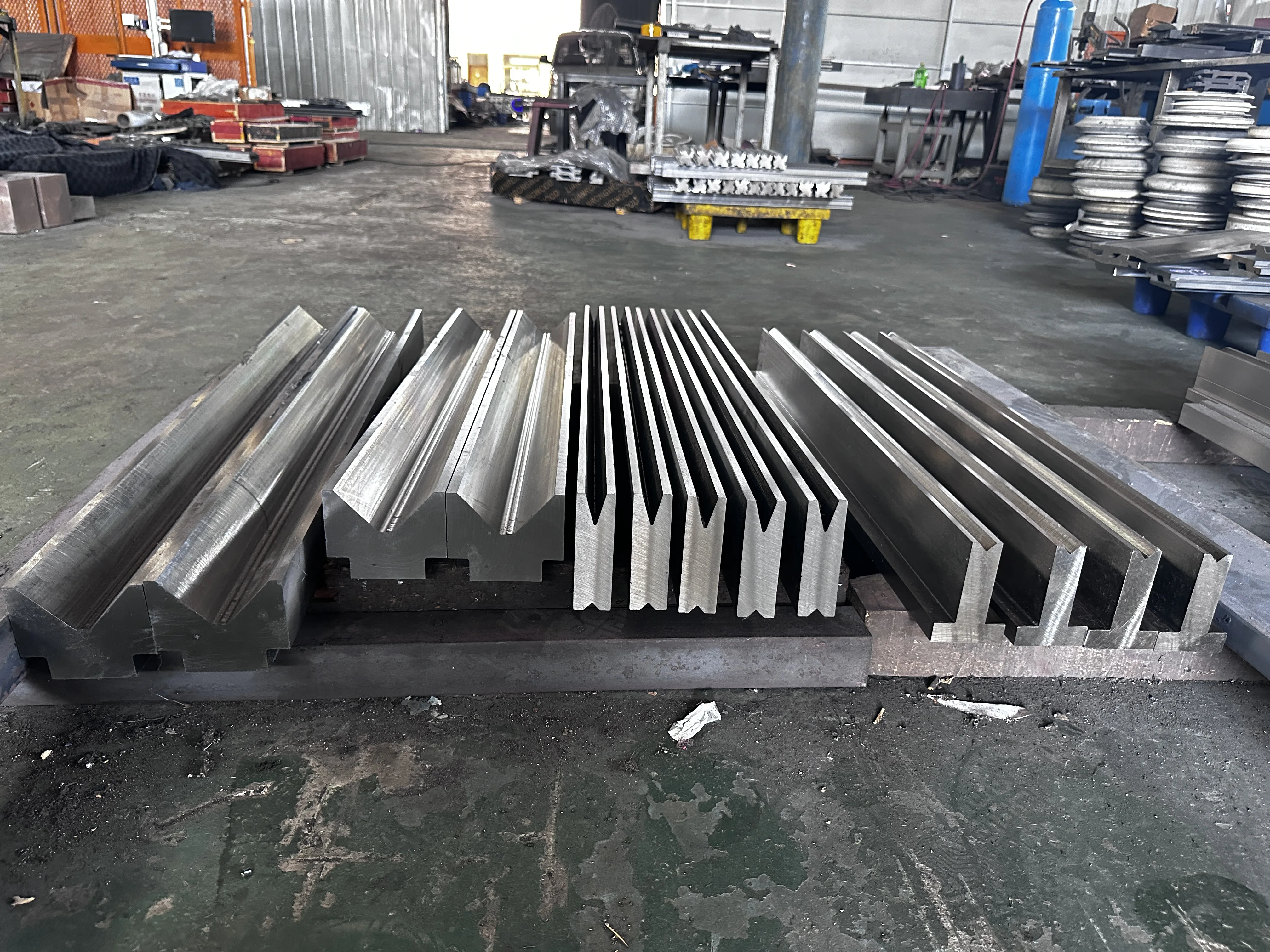 قوالب فرامل الضغط باستخدام الحاسب الآلي القابلة للتخصيص لأدوات فرامل الضغط المتوافقة مع Amada لثني الصفائح المعدنية الفعالة #5