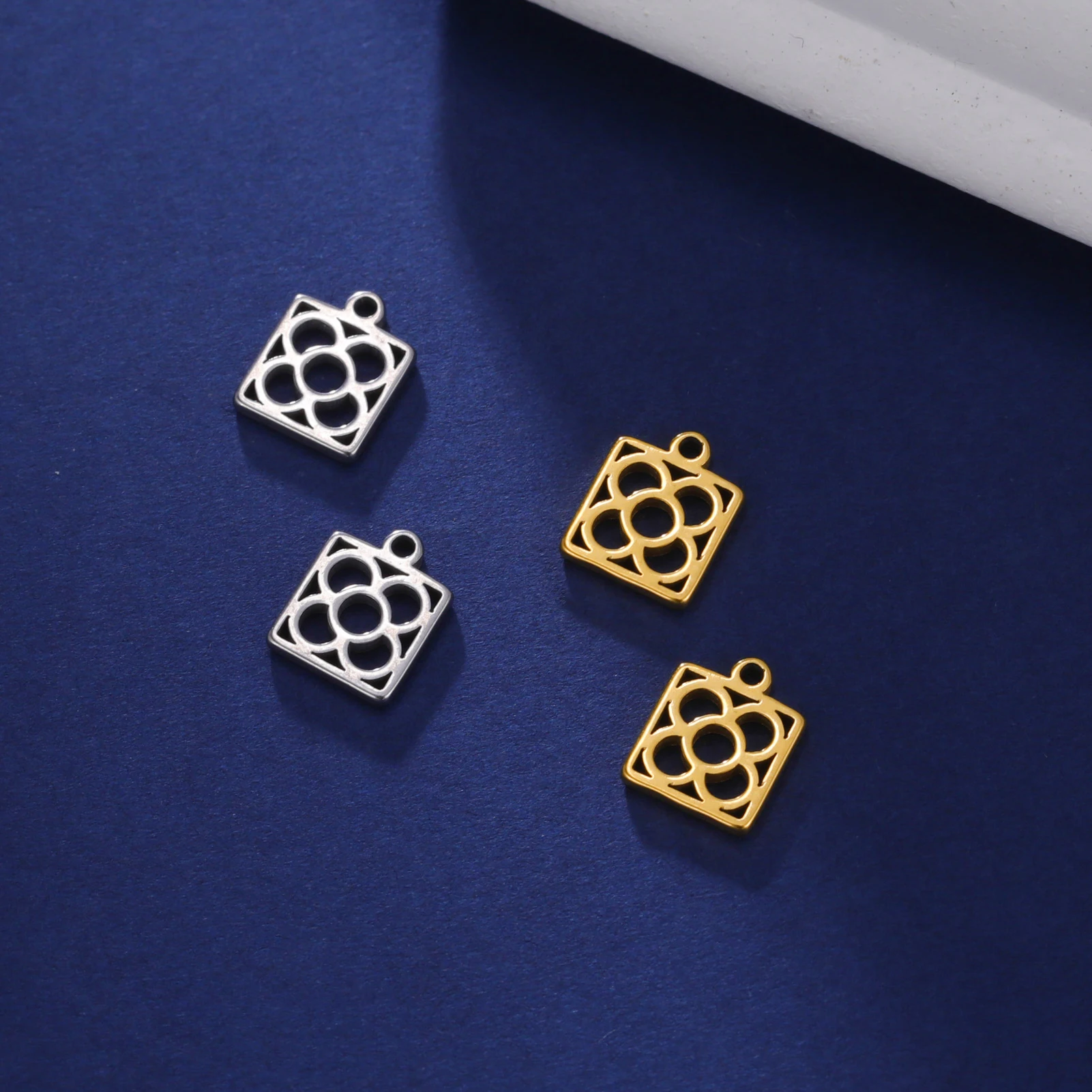 Skyrim 5pcs/lot Barcelona Flower Square Charms for Jewelry Making Stainless Steel Gold Color DIY Pendant for Necklace Earring