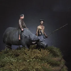 1/35 Scale Resin Figure Model Kit Vietnam Shepherd 2 People and Cattle GK Micro Scene Layout Unassembled and Unpainted DIY Toys