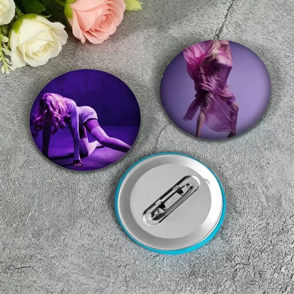 M-Madonna Confessions I Feel So Free 25 32 44 58 75mm Badges Personalized Round Brooches Pins Accessory Gift