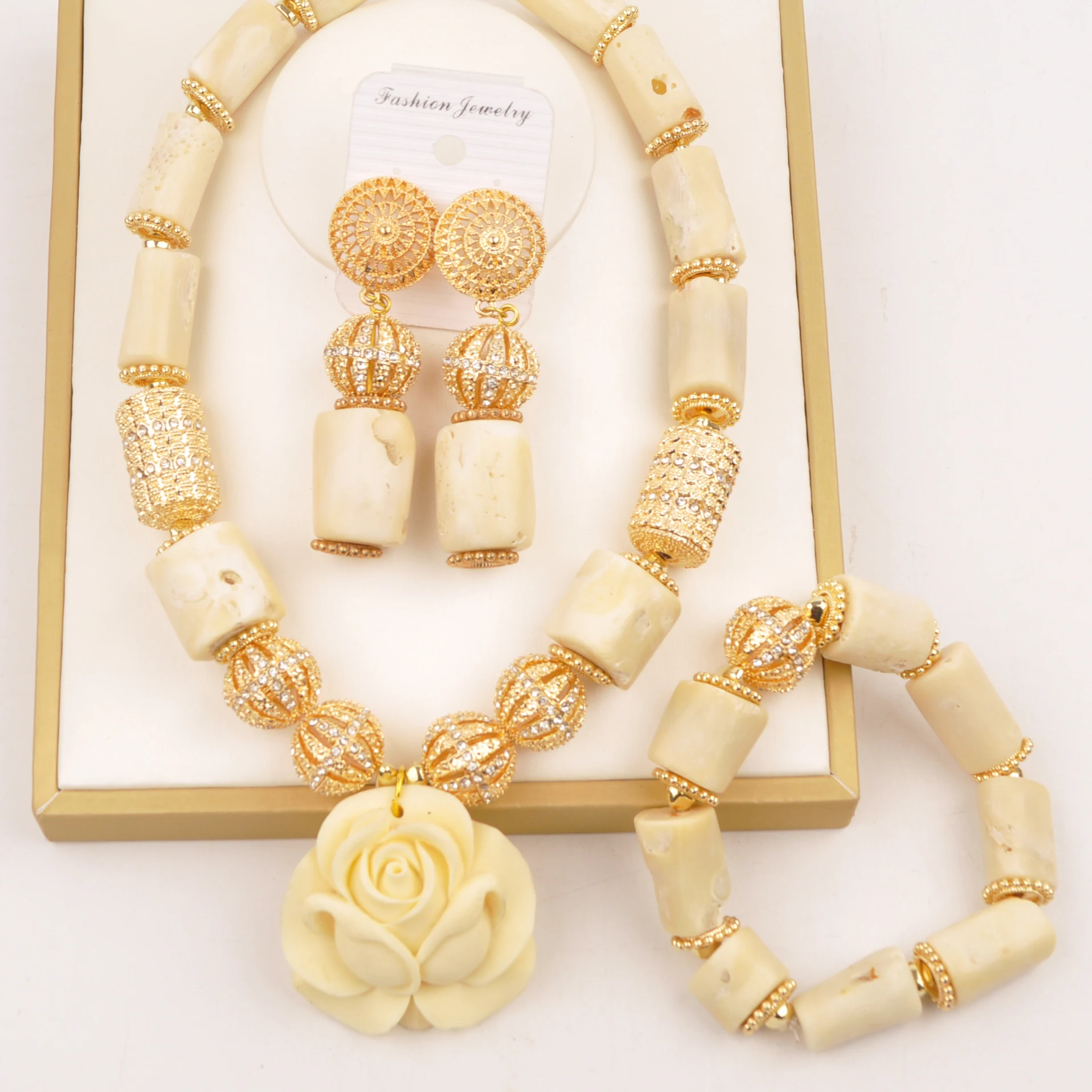 collier-de-perles-blanches-naturelles-ensemble-de-bijoux-africains-a-la-mode