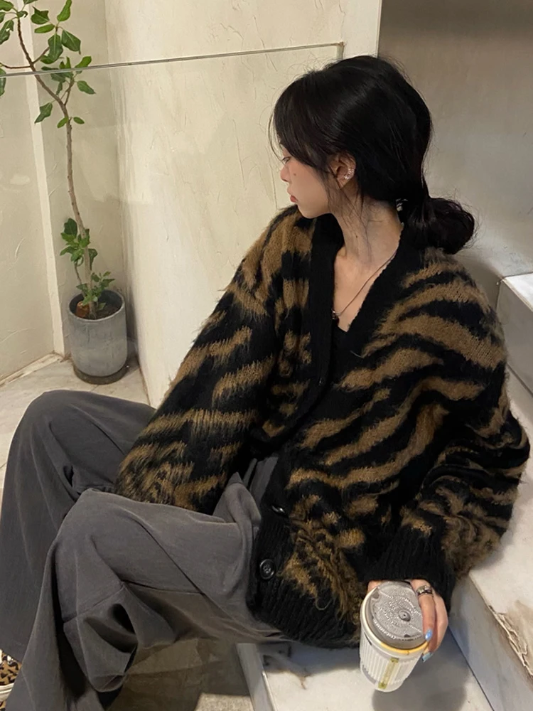 Korean Loose Autumn Winter Knitted Sweater Coat Zebra Print Vintage Cardigan Sweater Female V-Neck Single-Breasted Sweater Coat