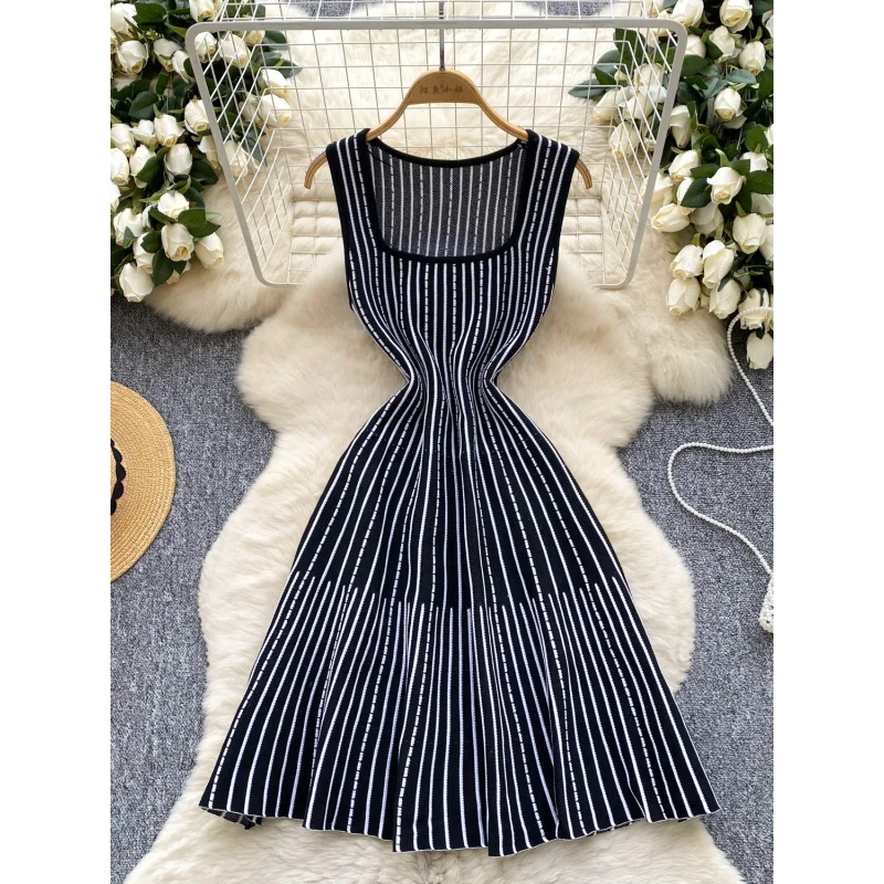 INS damska dopasowana letnia sukienka midi w paski z dzianiny, codzienna sukienka na imprezę w kształcie litery A, sukienka na ramiączkach, elegancka sukienka na imprezę z kwadratowym dekoltem, vestido de festa 2025