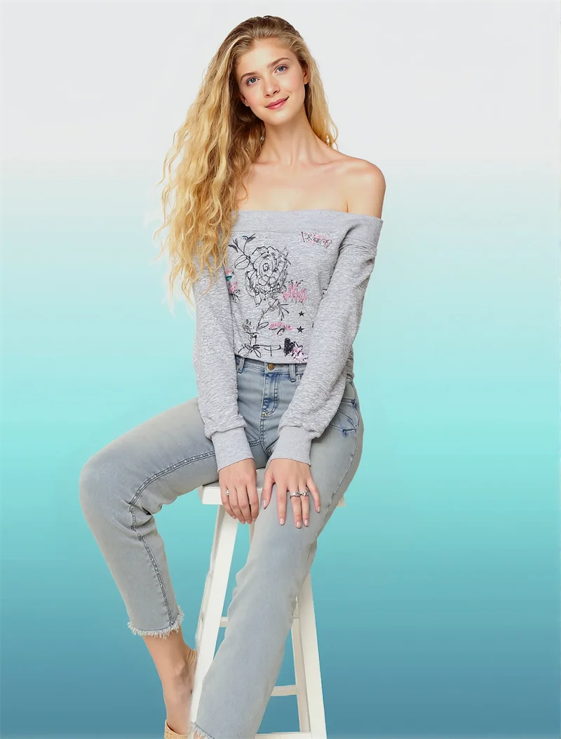 T-shirts à manches longues pour femmes, collection automne 2026 : un look épuré et discret, parfaitement équilibré pour les réunions professionnelles de semaine.