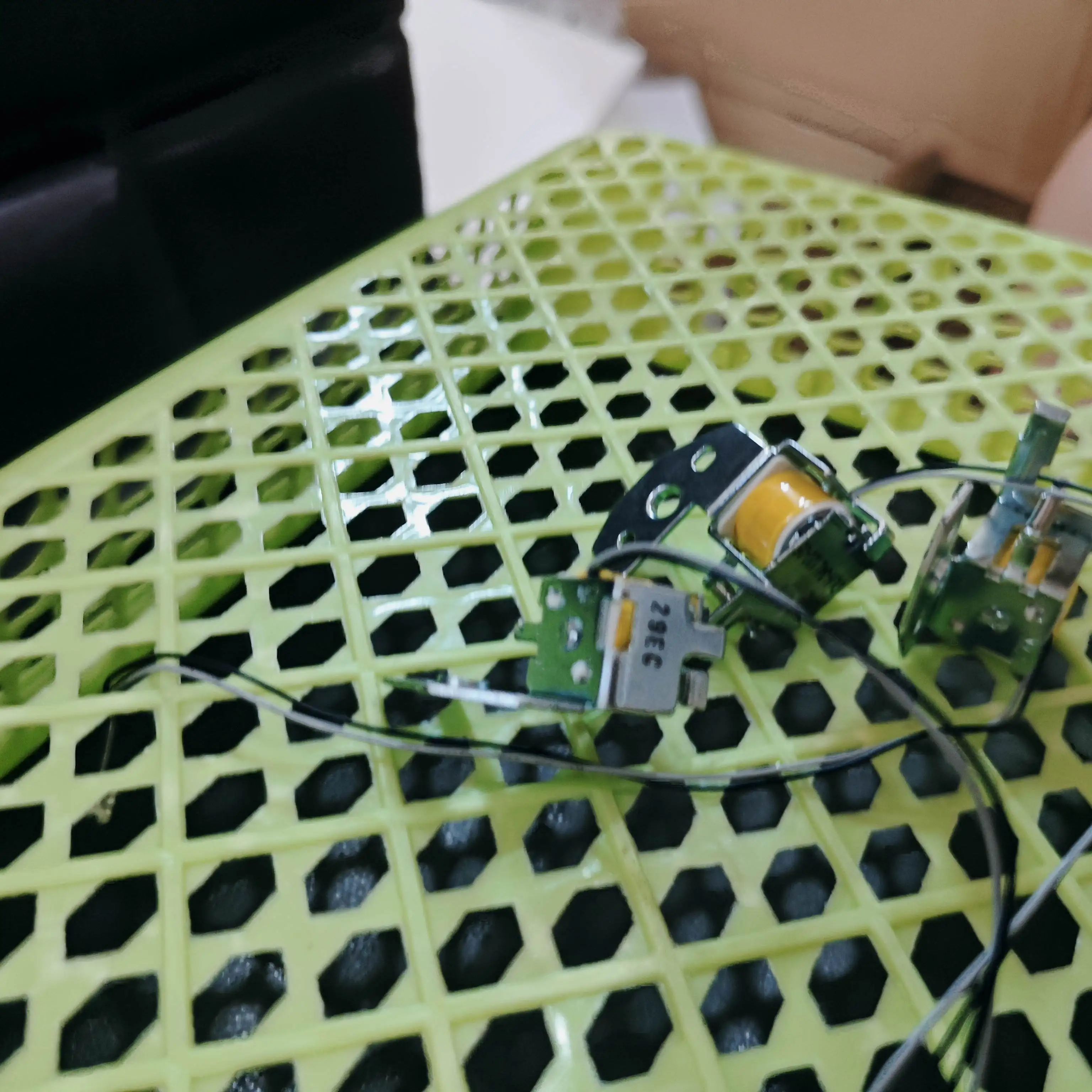 1X JC33-00025B Sole…