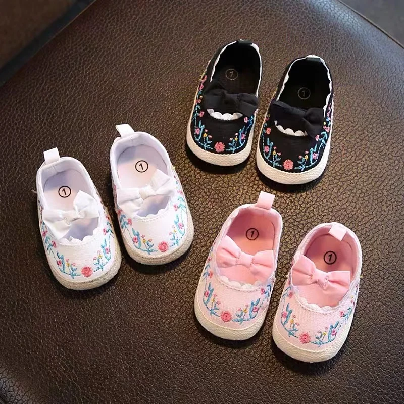 Beginners Fashion Solid Color Embroidered Casual Shoes Princess Shoes 0-18 Months Crib Shoes Baby Walking Shoes