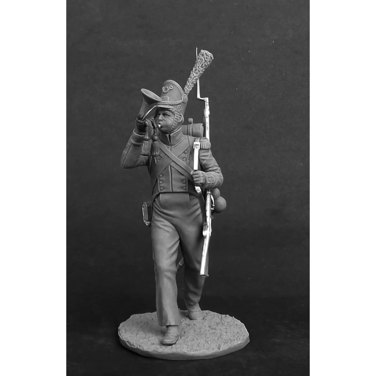 54mm resin unpainted model kit, Portuguese Legion Infantry Regiment Light Infantry Second Lieutenant unassembled and unpaintedGK view 2