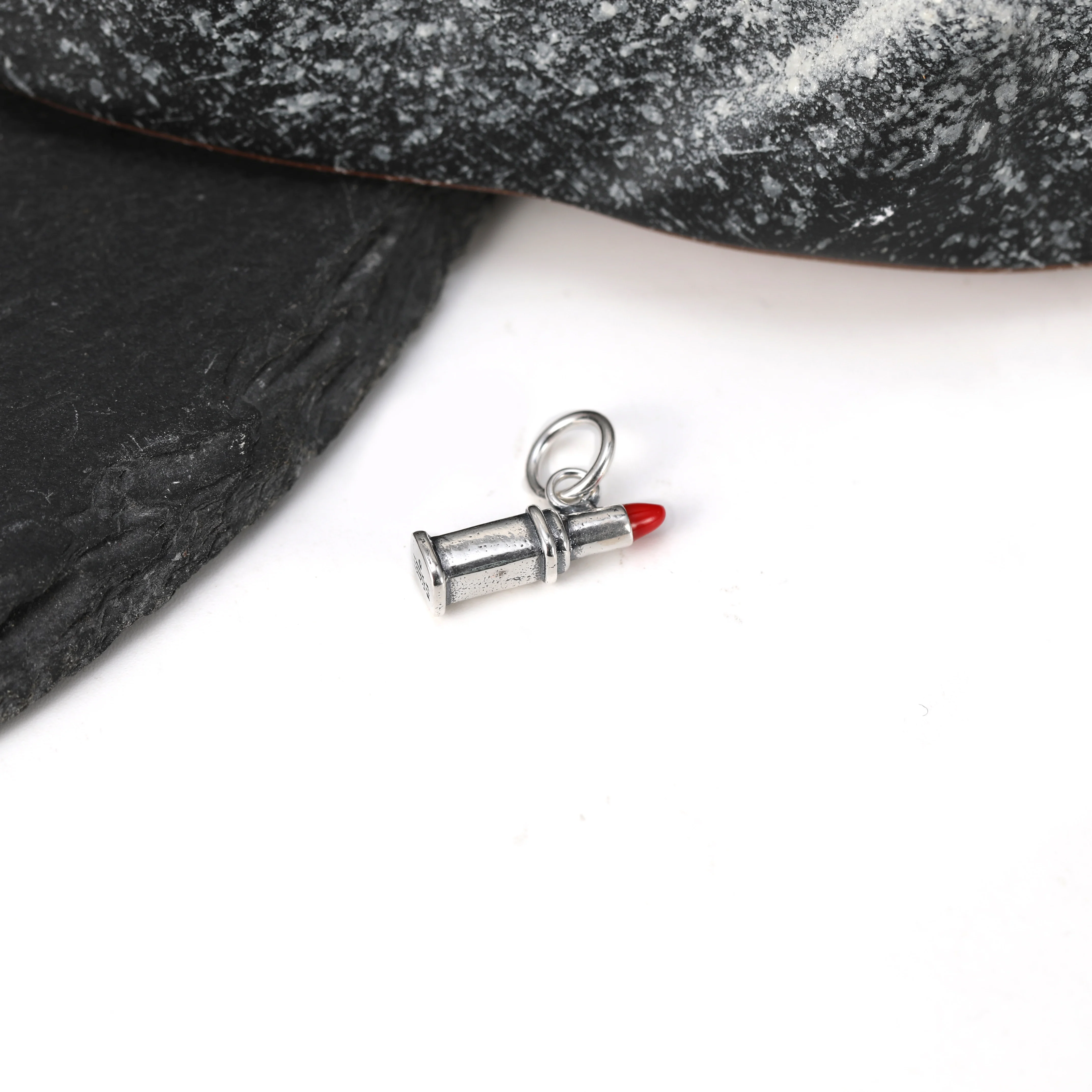 

DJ141 genuine 925 sterling silver fashionable and exquisite keychain accessory with Red lipstick pendant