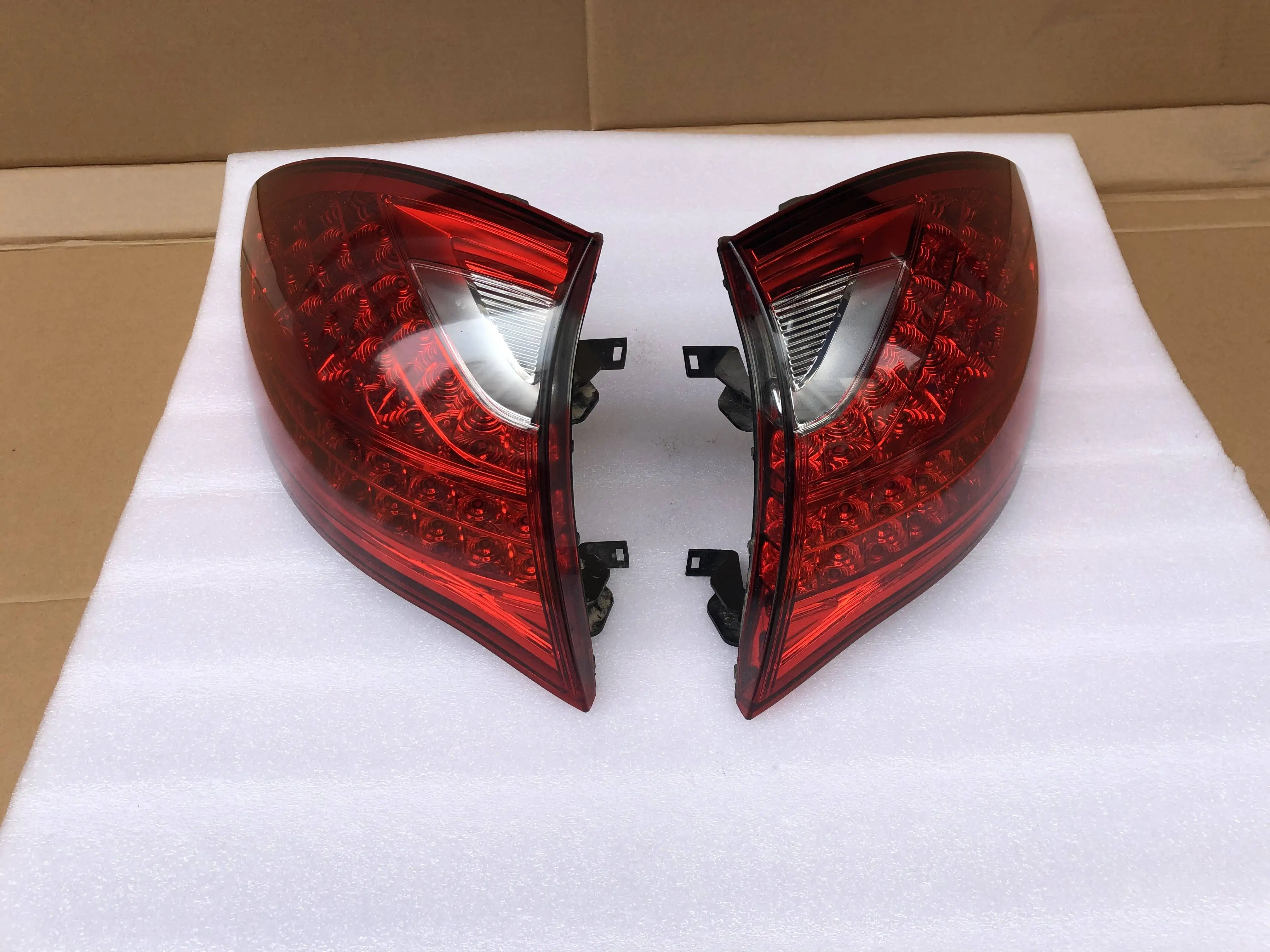 Für schnelle Lieferung Hohe Qualität 2012 2013 9 Pa Led-Rücklicht Original Gebraucht Gts Porsche Cayenne 958 Rücklicht