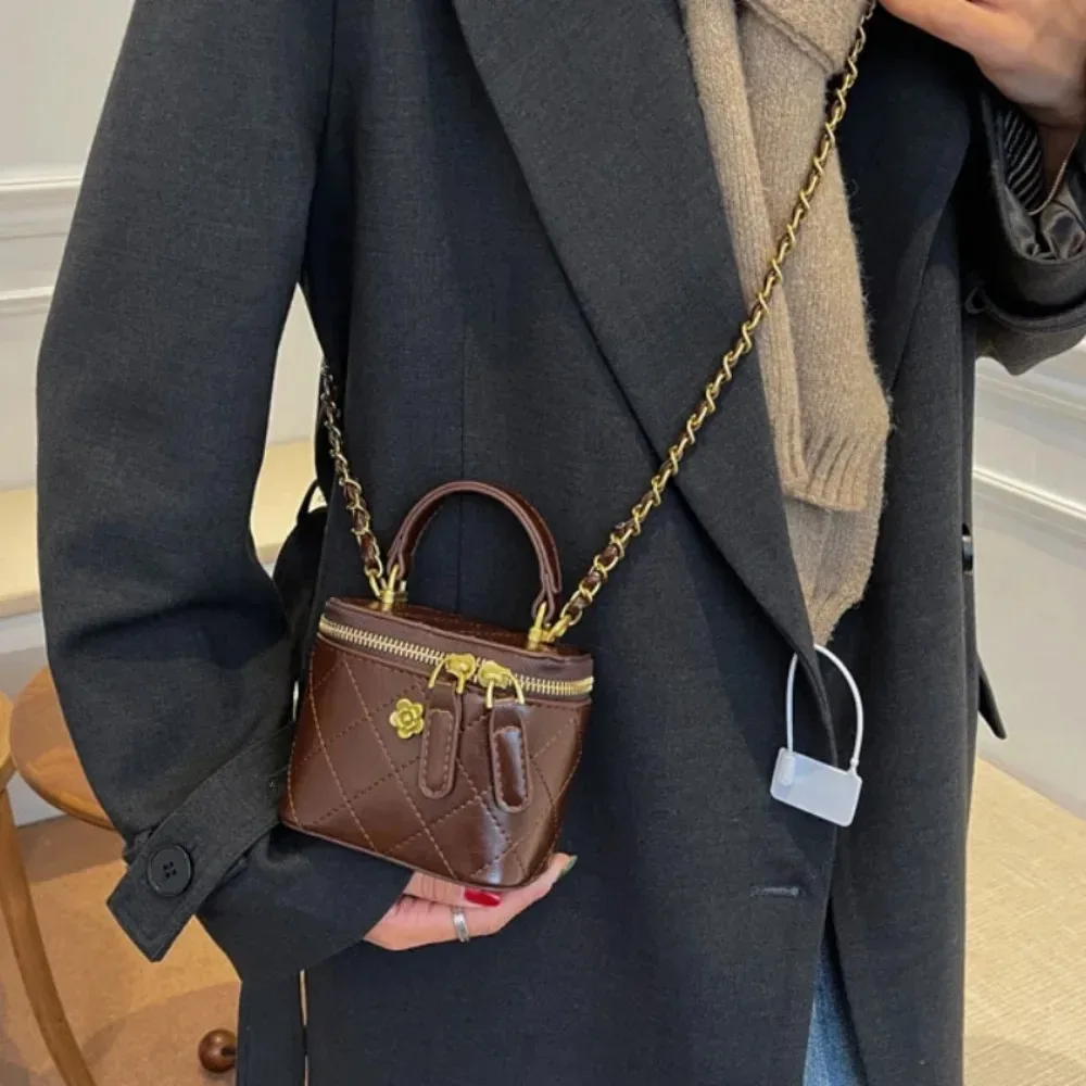 

Small Shoulder Bucket Bag for Women Classic Mini Clutches Female Small Square Bag Crossbody Metal Chain Handbag