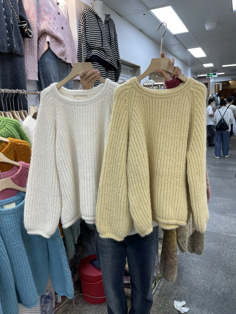 South korea Dongdaemun Autumn and Winter Popular Thickened Sweater Women Loose Slimming Young Undershirt Top Solid