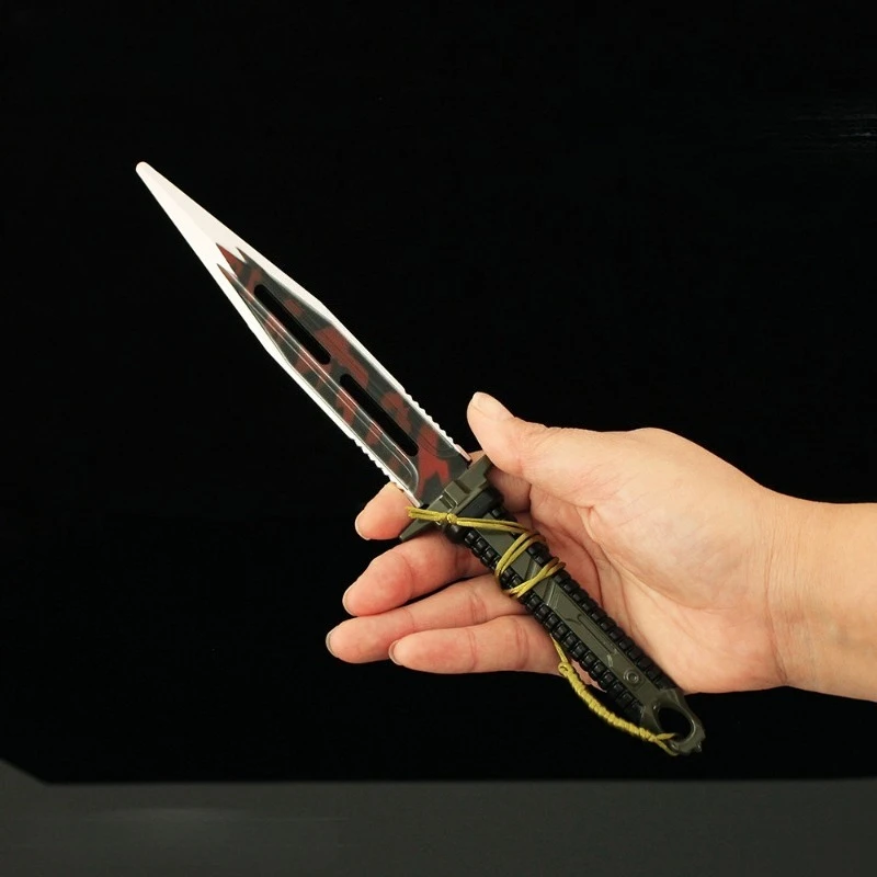 27 ซม./10.63in Arena Breakout เกมอุปกรณ์ต่อพ่วงขนาดใหญ่ Victory Army มีดโลหะผสมอาวุธรุ่นหนังของเล่นเครื่องประดับทางกายภาพ Prop