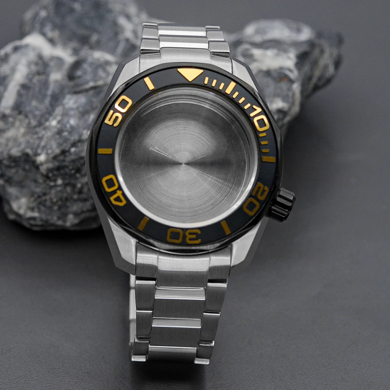 NH35 Case SPB185 Silver case with flower back and black rim Sapphire glass, stainless steel bracelet Water resistant