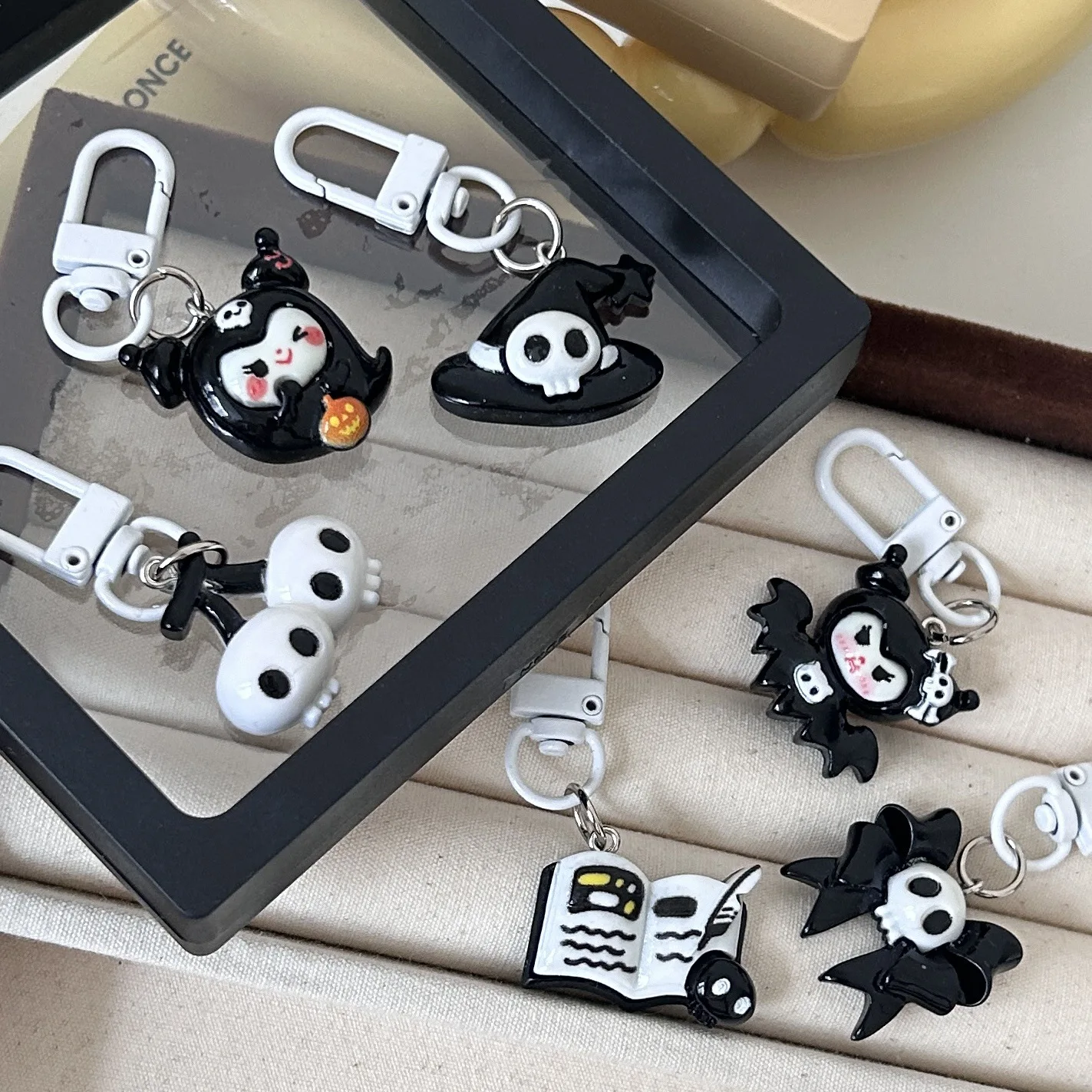 6pcs Sanrio Dark Kulomi Key Chain Halloween Creative Skull Pumpkin Cartoon Pendant Couple Girlfriends Backpack Gift Accessories