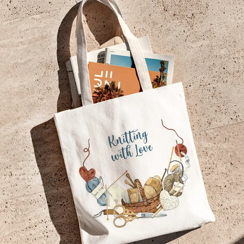 A durable tote bag with a watercolor-style knitted design，Printed comfortable yarn with artistic tool patterns，Very suitable for
