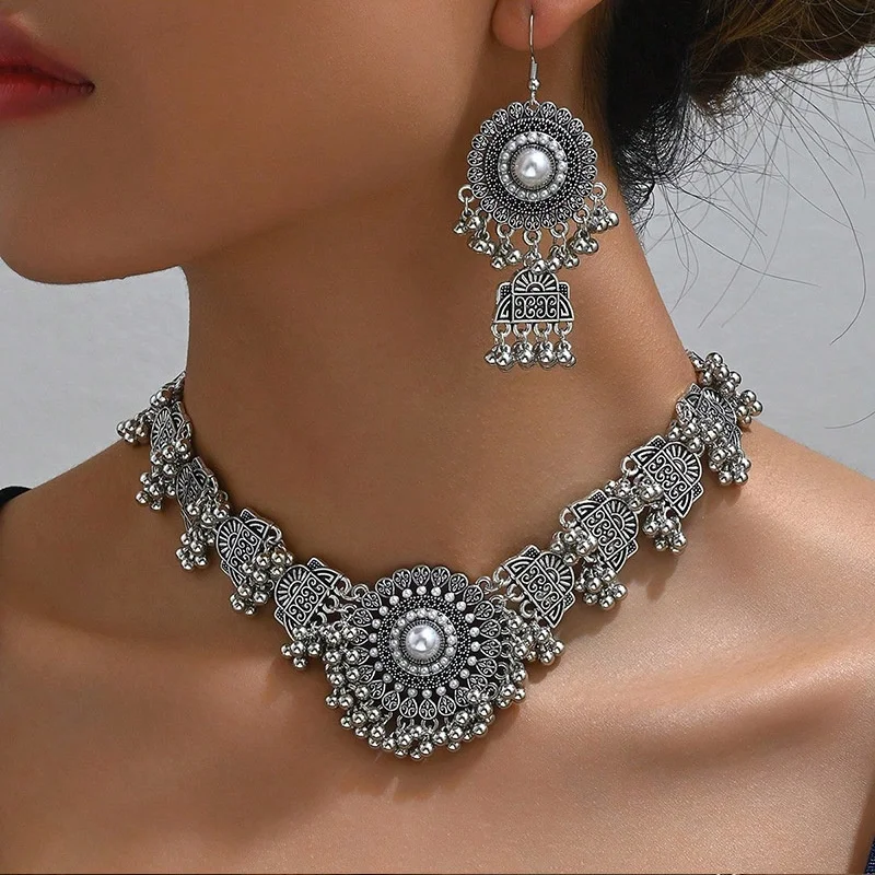 

2025 New Retro Exaggerated Turquoise Earrings Necklace Set Women Indian Ethnic Style Beads Vintage Jewelry Suitable For Wedding