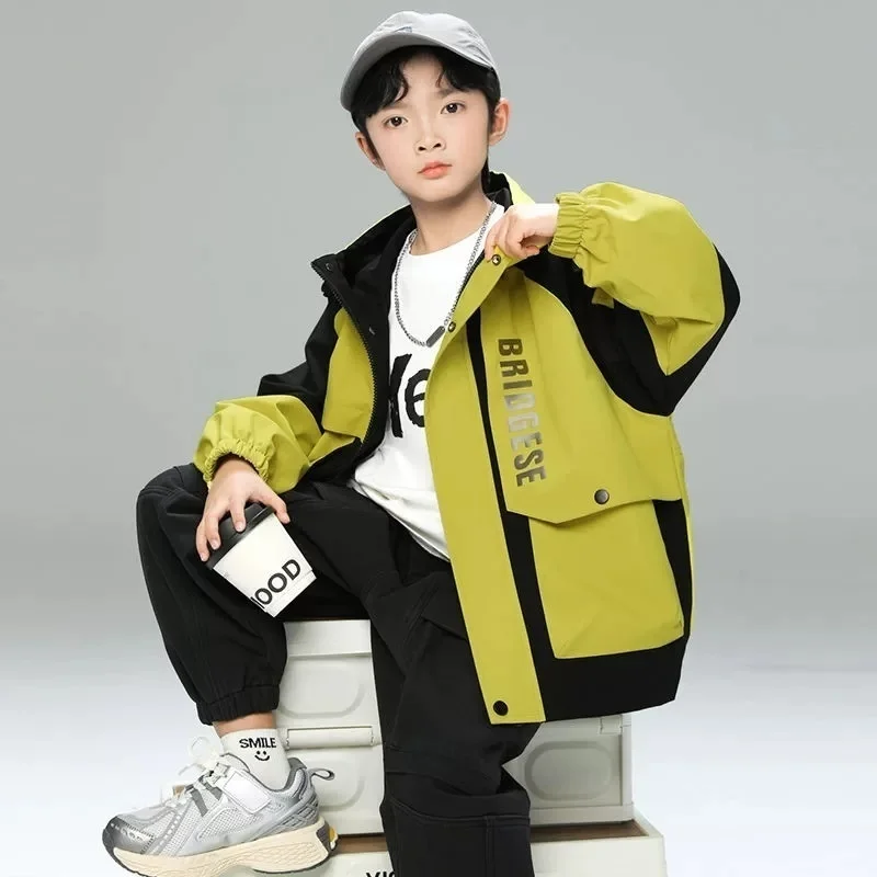 Giacca da ragazzo Abbigliamento antiurto antivento 2025 Nuova primavera e autunno Bambini di alta qualità Top da esterno Halloween Natale Regali per bambini